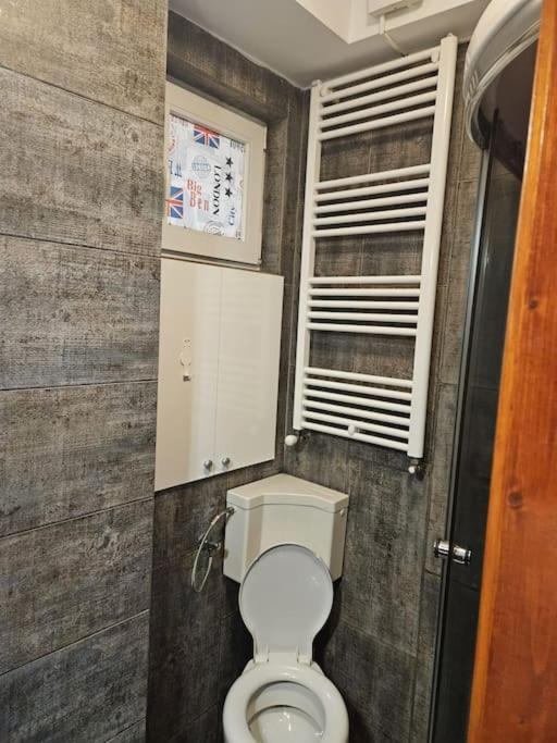 Nice Studio In The Heart Of City Bucureşti Exterior foto